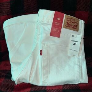 Levi's White Bermuda Shorts